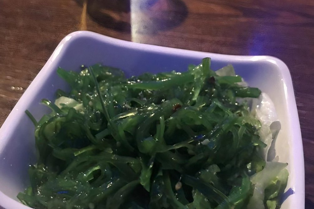 Order Seaweed Salad food online from Umi Japanese Cuisine store, Washington on bringmethat.com