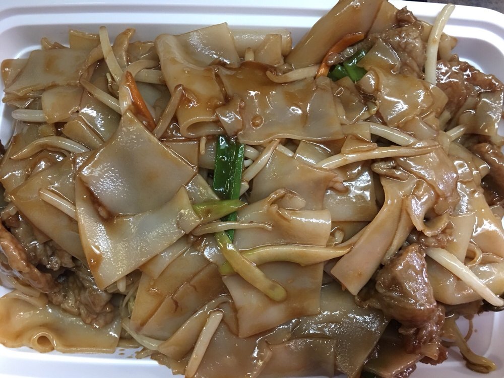 Order 70. Beef Chow Fun food online from Imperial House store, Prospect Park on bringmethat.com