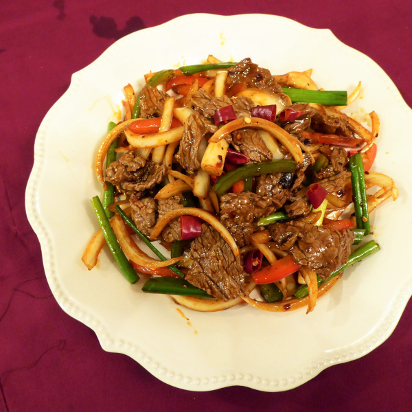 Order Mongolian Beef 蒙古牛 food online from King Kee store, San Francisco on bringmethat.com