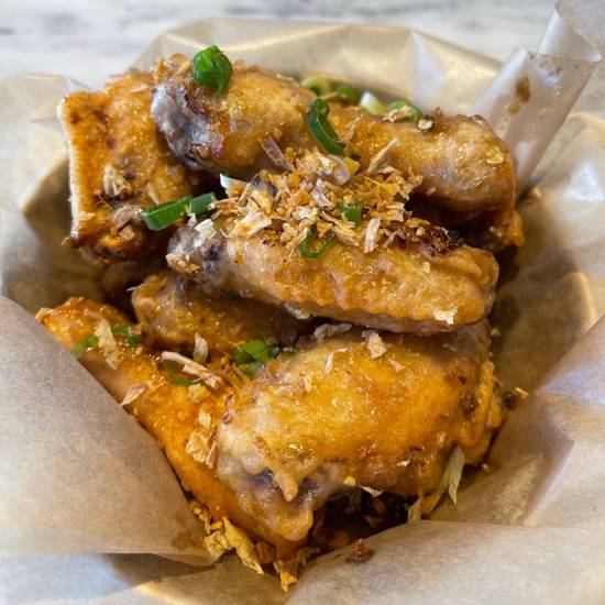 Order The Thai Wings - Garlic flavor food online from The Thai Thing store, Los Angeles on bringmethat.com