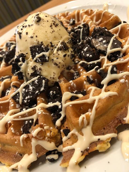 Order Oreo Waffle food online from Honey Biscuit store, Mt Prospect on bringmethat.com