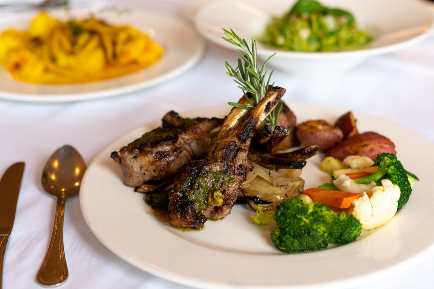 Order Agnello - Entree food online from Manetta's Ristorante store, Long Island City on bringmethat.com
