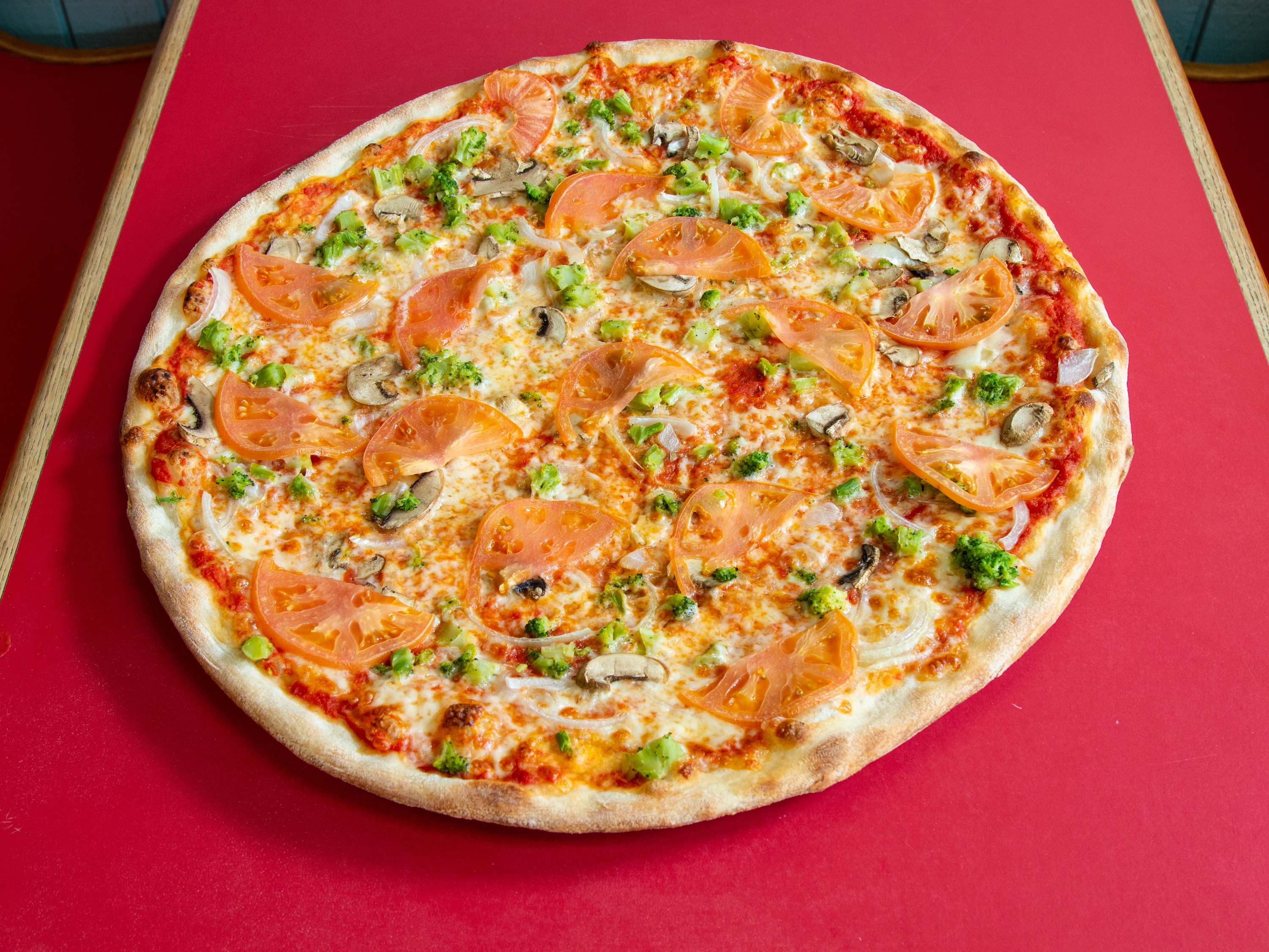 Order Veggiemania Pizza food online from Wings&Pies Pizzeria store, Hartford on bringmethat.com
