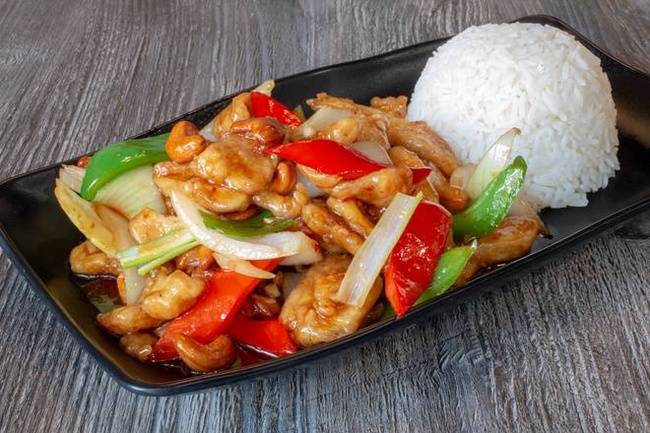Order Cashew Chicken food online from Tarah Thai Kitchen store, San Jose on bringmethat.com