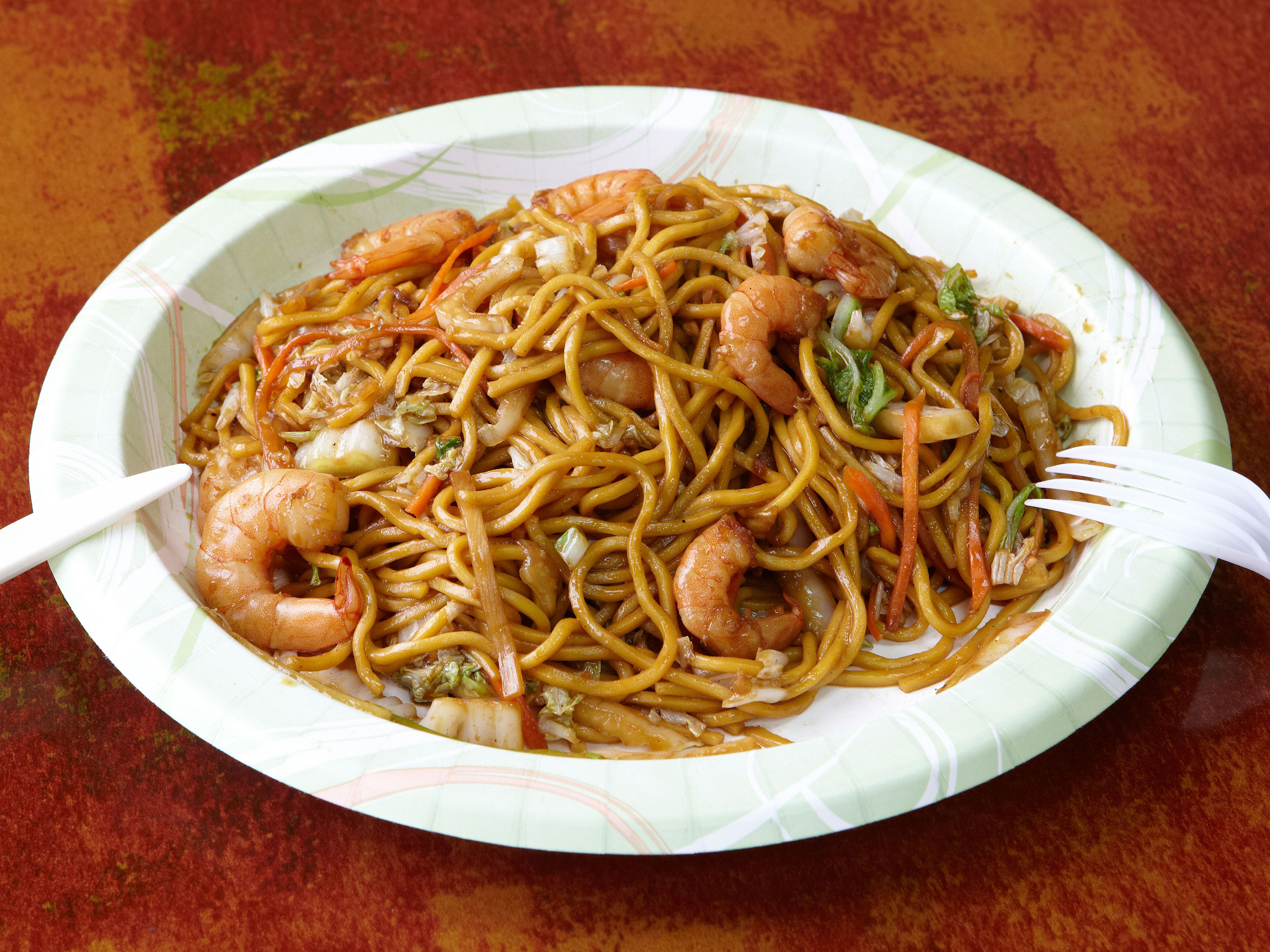 Order S7. Shrimp Lo Mein Dinner food online from New Hong Kong Kitchen store, North Bergen on bringmethat.com