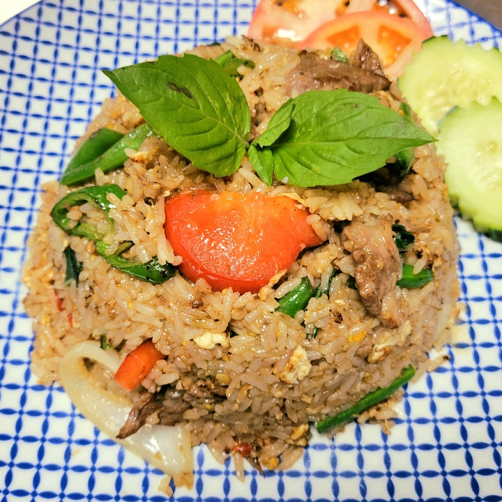 Order R-2 Basil Fried Rice food online from Malii Thai Kitchen store, New York on bringmethat.com