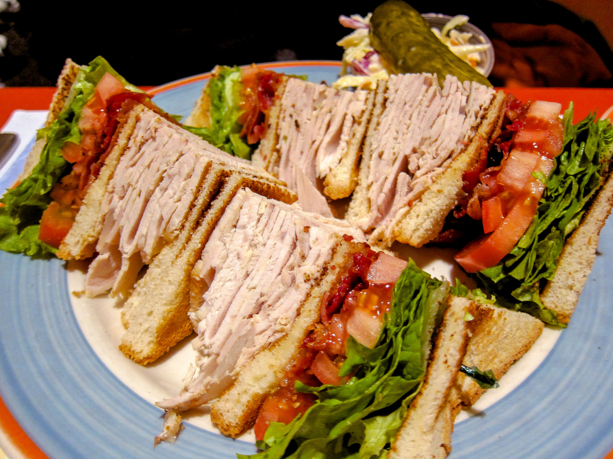 Order Classic Club Sandwich food online from Windy City Pub store, Leawood on bringmethat.com