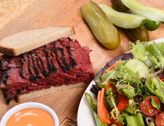 Order 1/2 Sandwich with House Salad food online from Katz's delicatessen store, New York on bringmethat.com