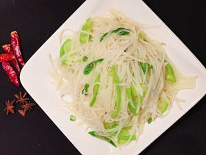 Order V3. 青椒土豆丝  Stir-fried shredded potato and green pepper food online from Red Pepper store, Lawrence on bringmethat.com