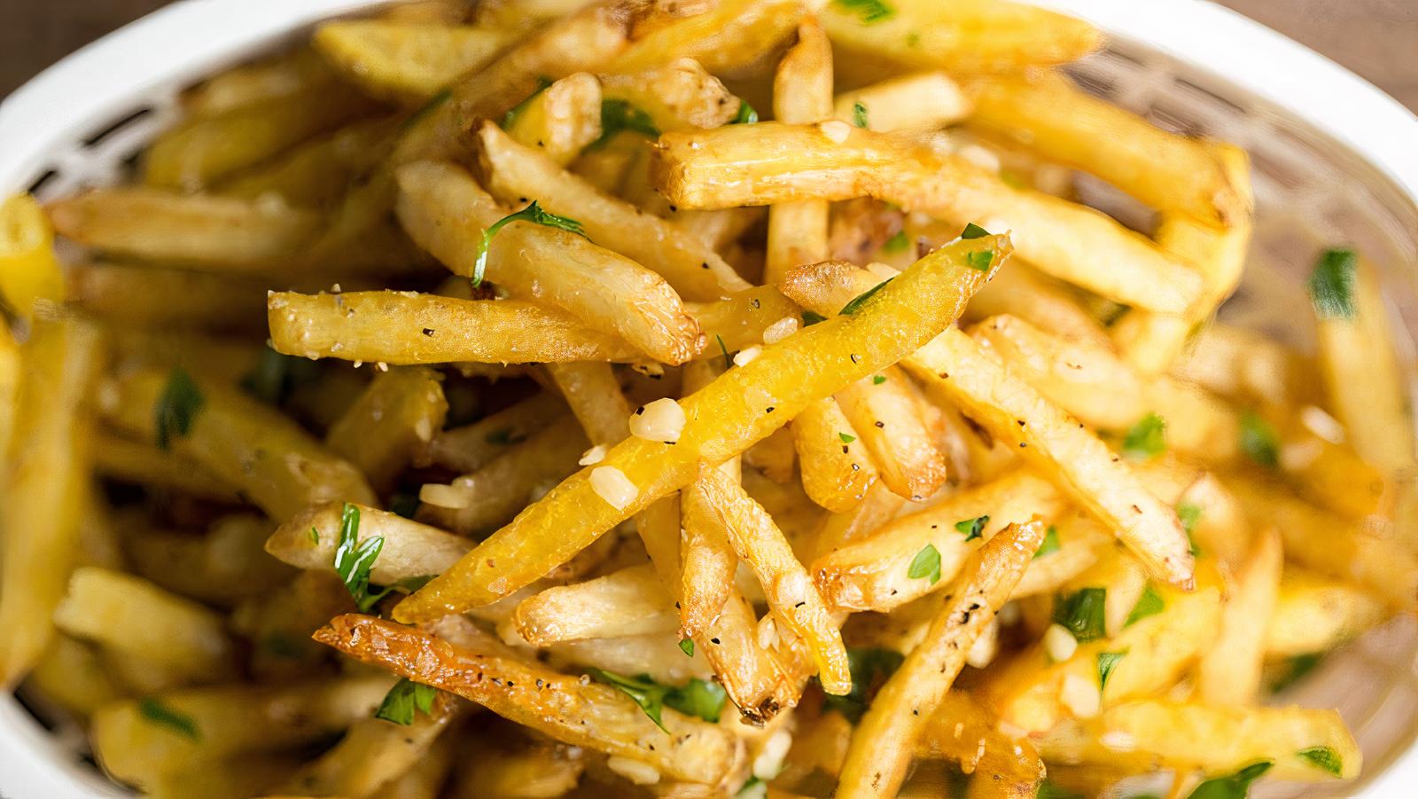 Order GARLIC FRIES* food online from Vada Pav store, Mountain View on bringmethat.com