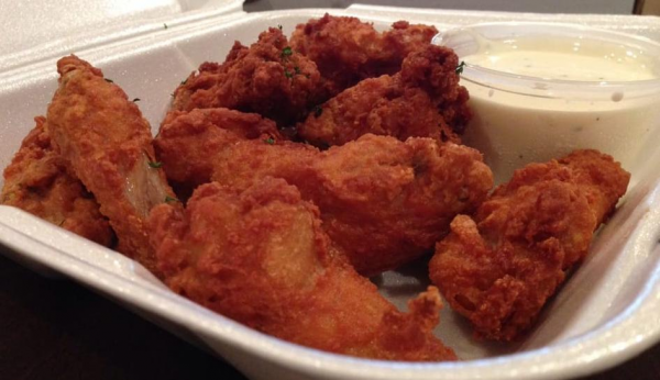 Order Chicken Wings food online from Pronto Pizza store, Redwood City on bringmethat.com