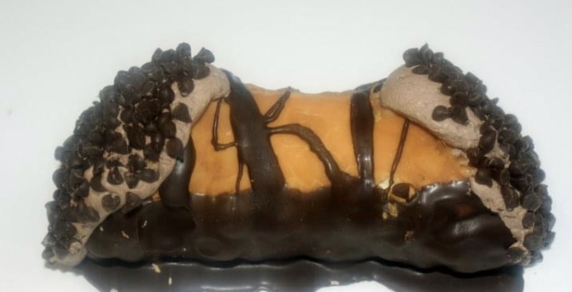 Order Chocolate Mousse Cannoli food online from Mike's Pastry store, Boston on bringmethat.com