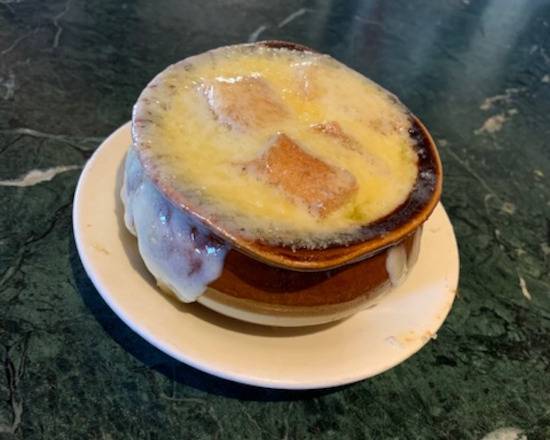 Order French Onion Soup food online from Larchmont Tavern store, Larchmont on bringmethat.com