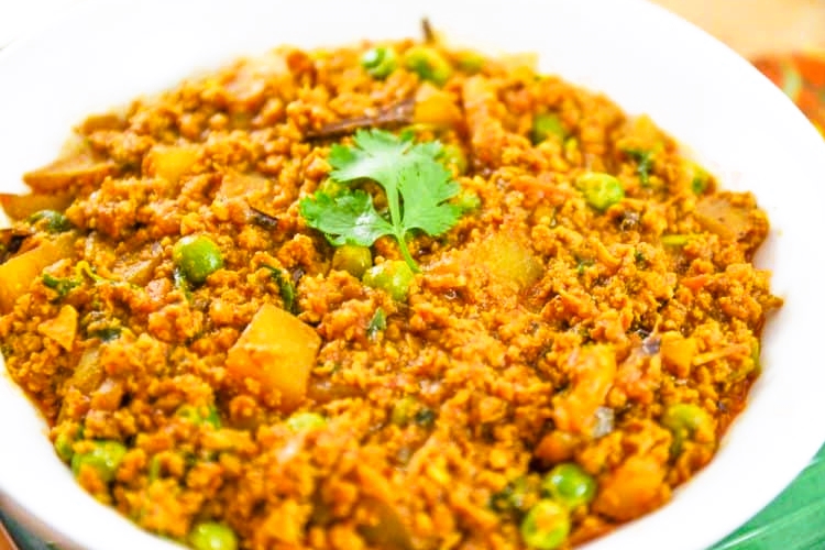 Order Chicken Keema Mater food online from Gourmet India store, Houston on bringmethat.com
