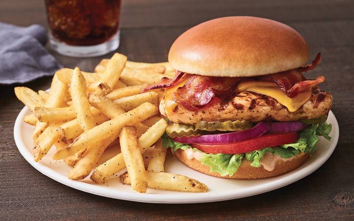 Order Bacon Cheddar Grilled Chicken Sandwich food online from Applebee store, Chillicothe on bringmethat.com