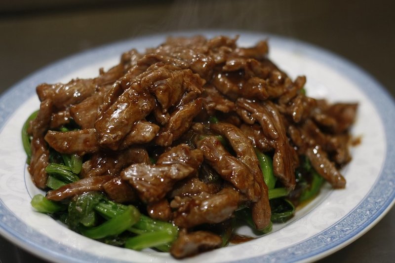 Order 36. Pork Chow Mein Lunch food online from New Wong Chinese Restaurant store, Wickliffe on bringmethat.com