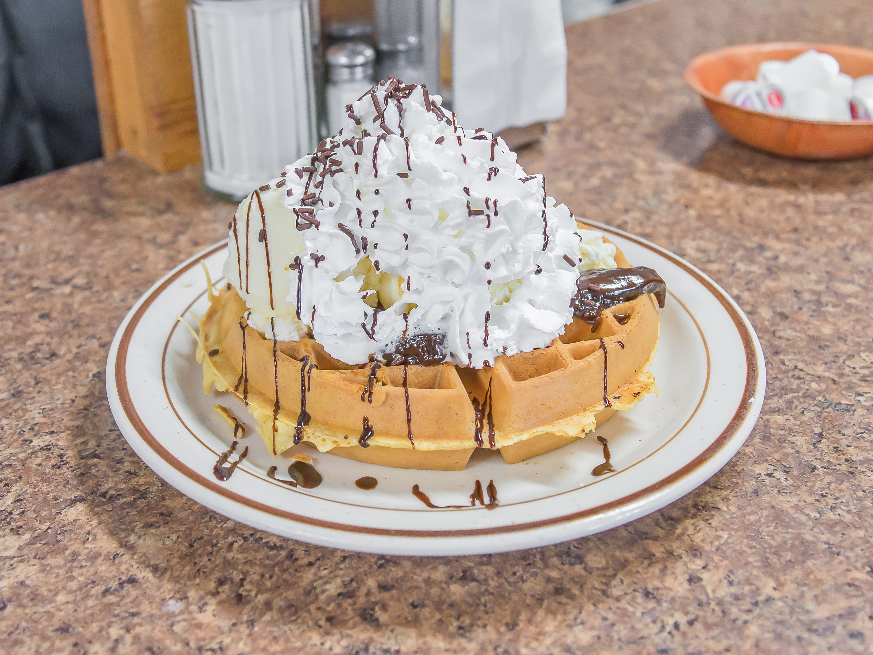 Order Hot Fudge Waffle a la Mode food online from Parkside Diner store, Rochester on bringmethat.com