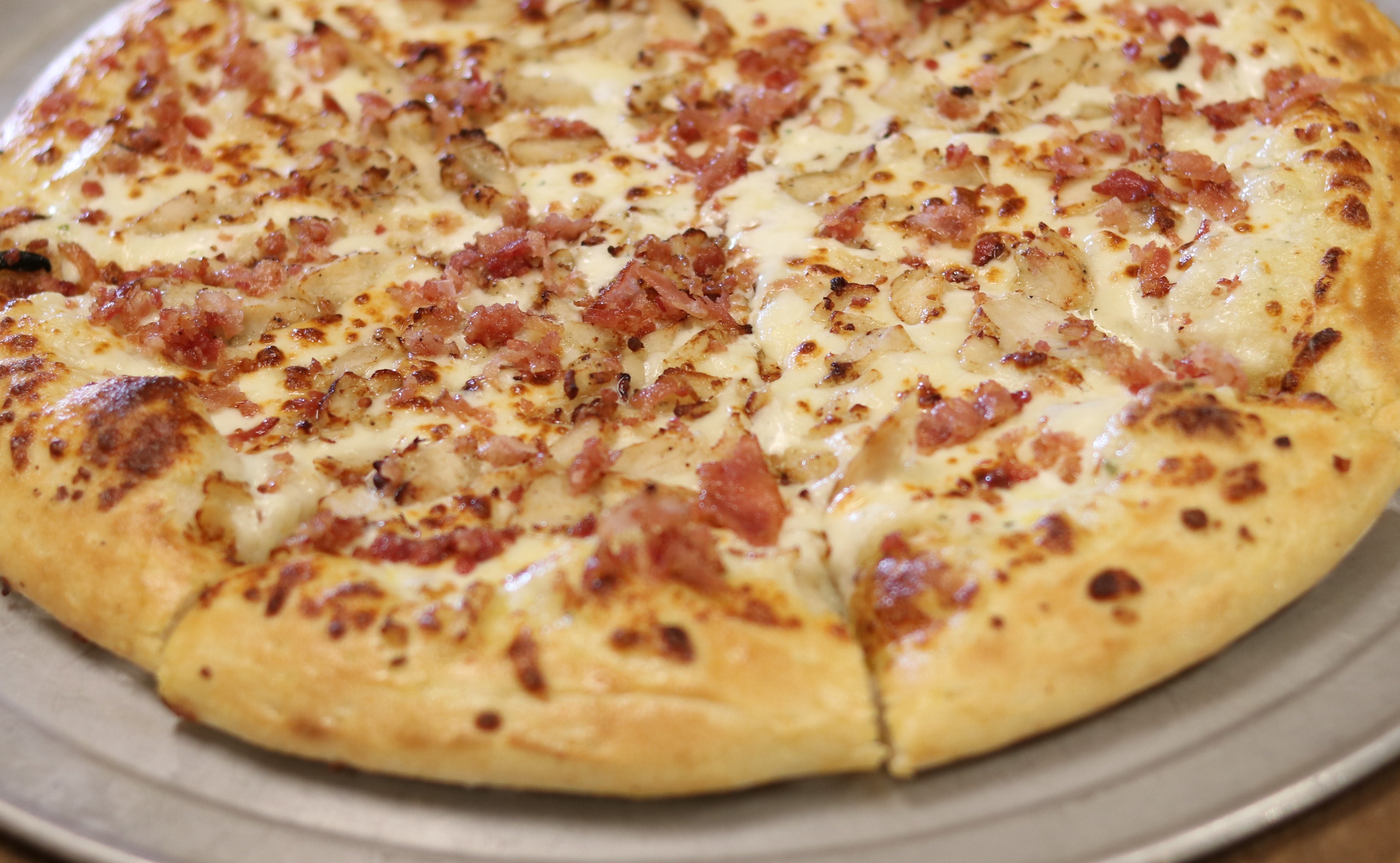 Order Bacon, Chicken & Ranch Pizza - Mini 8" food online from Jim's Razorback Pizza store, Fayetteville on bringmethat.com