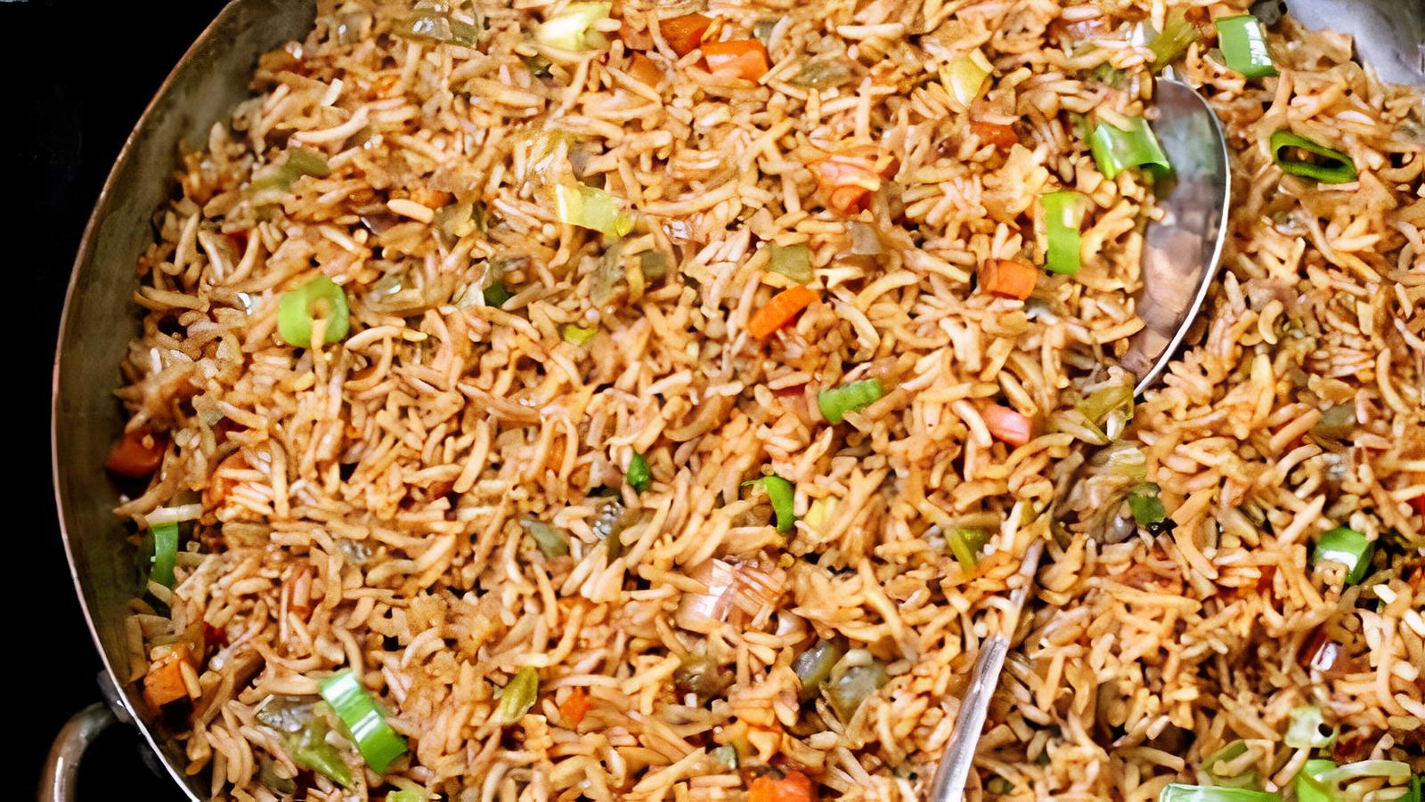 Order Vegetable Fried Rice food online from Sum Dim Sum store, Palo Alto on bringmethat.com