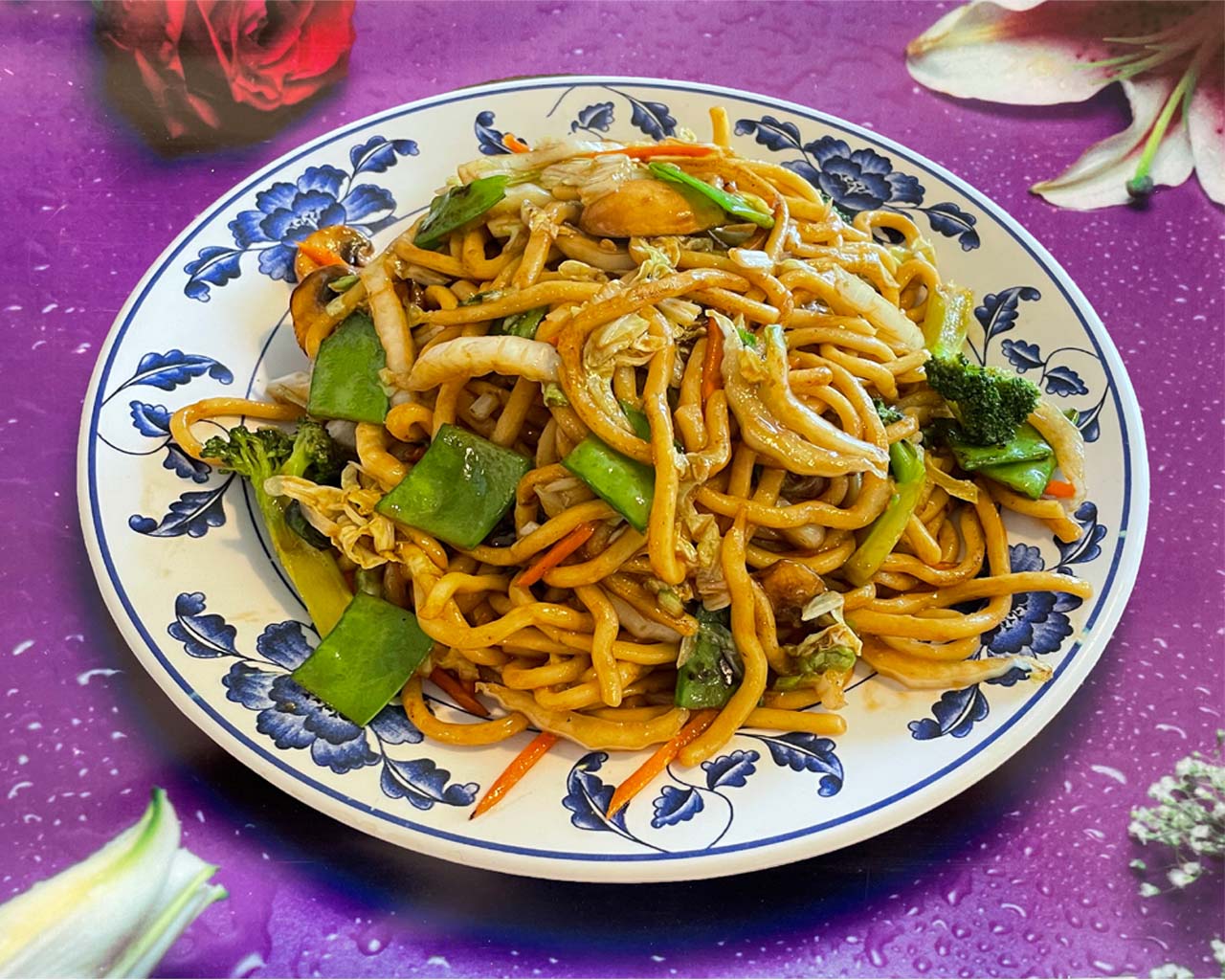 Order Vegetable Chow Mein food online from Mings Garden store, San Jose on bringmethat.com