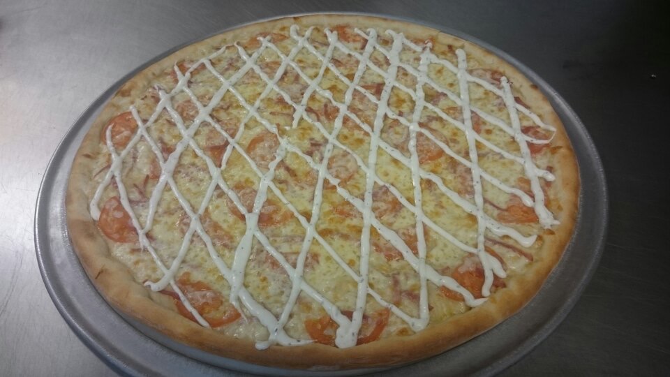 Order Tomato Bacon Ranch Pizza food online from Madison's Pizza store, Albany on bringmethat.com