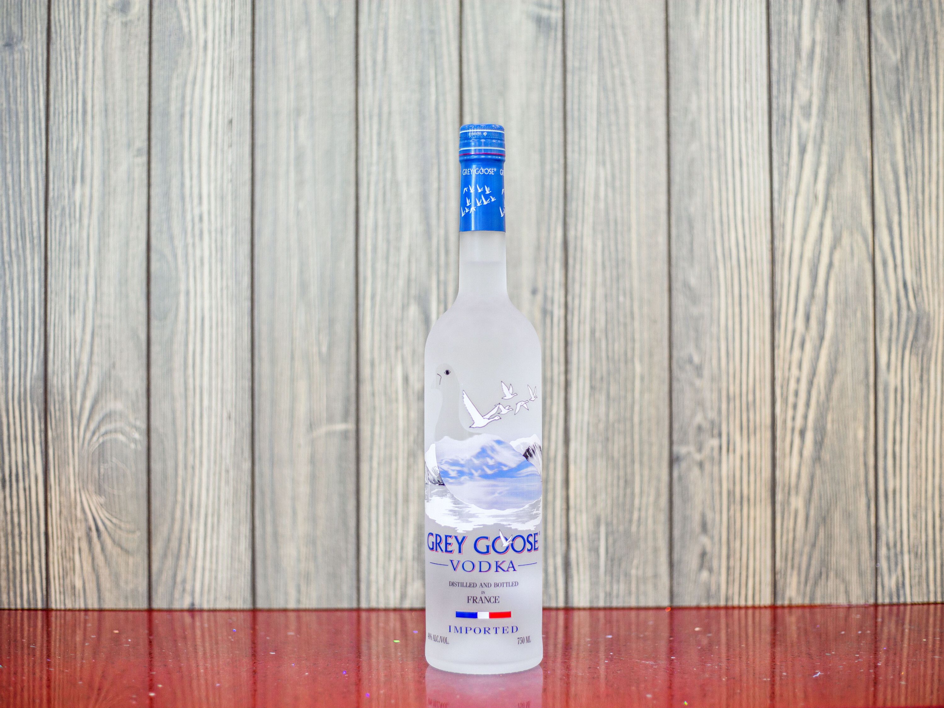 Order Grey Goose Vodka 750ml food online from Armanetti Wine & Liquor store, Rolling Meadows on bringmethat.com