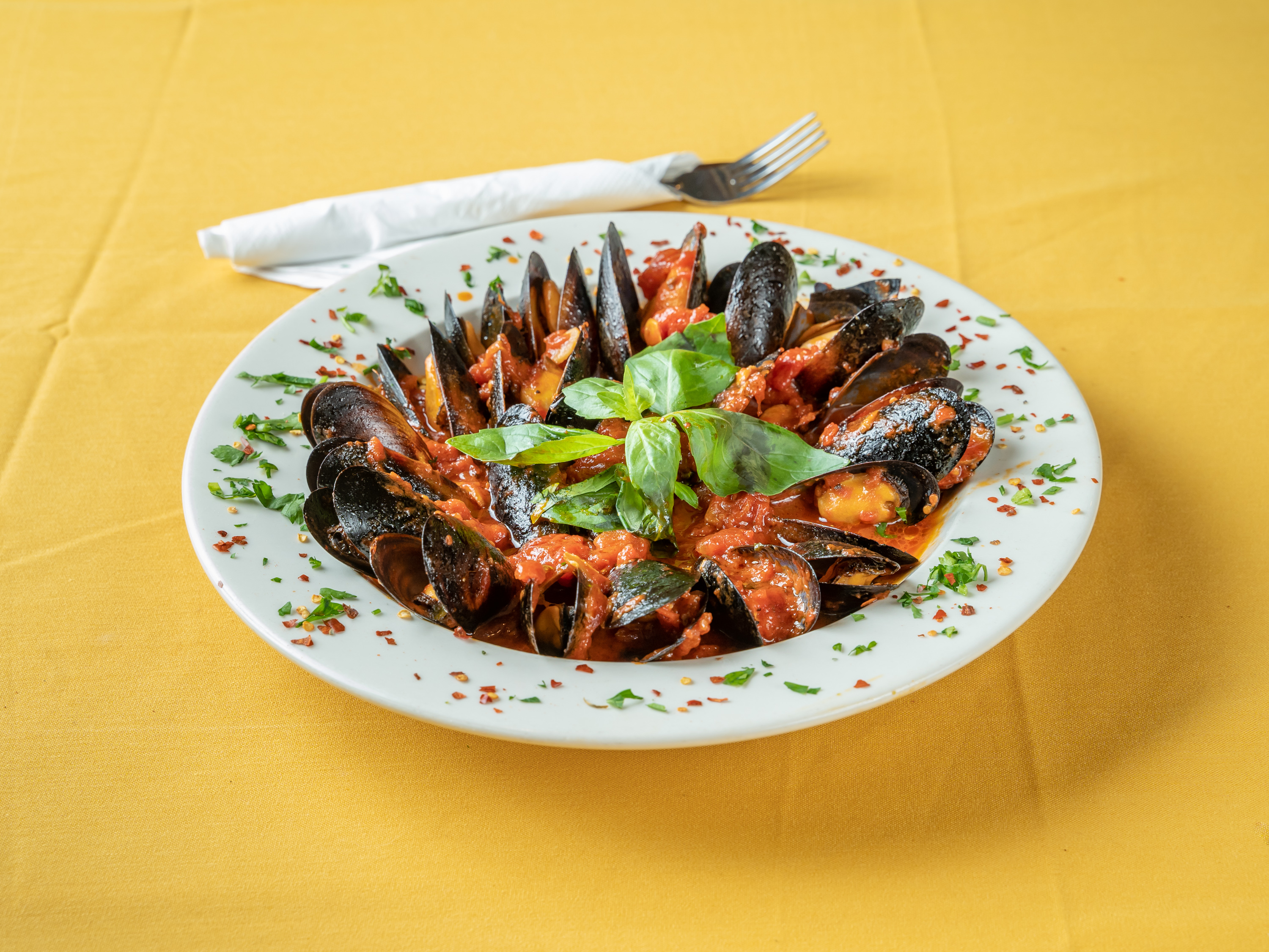 Order Linguine with Mussels   food online from Rosemarie's store, Farmingdale on bringmethat.com