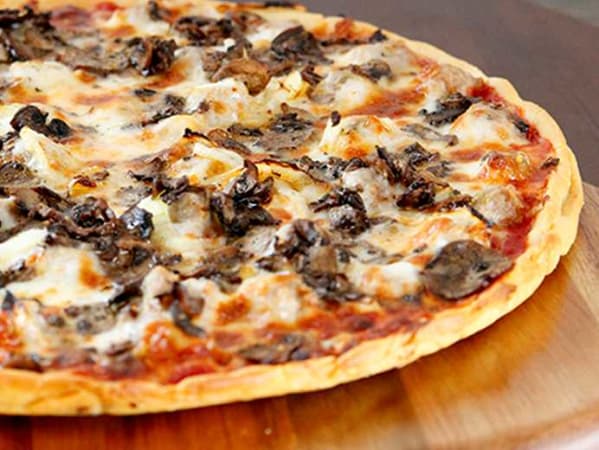 Order The 1947 Pizza food online from Home Run Inn Pizza store, Chicago on bringmethat.com