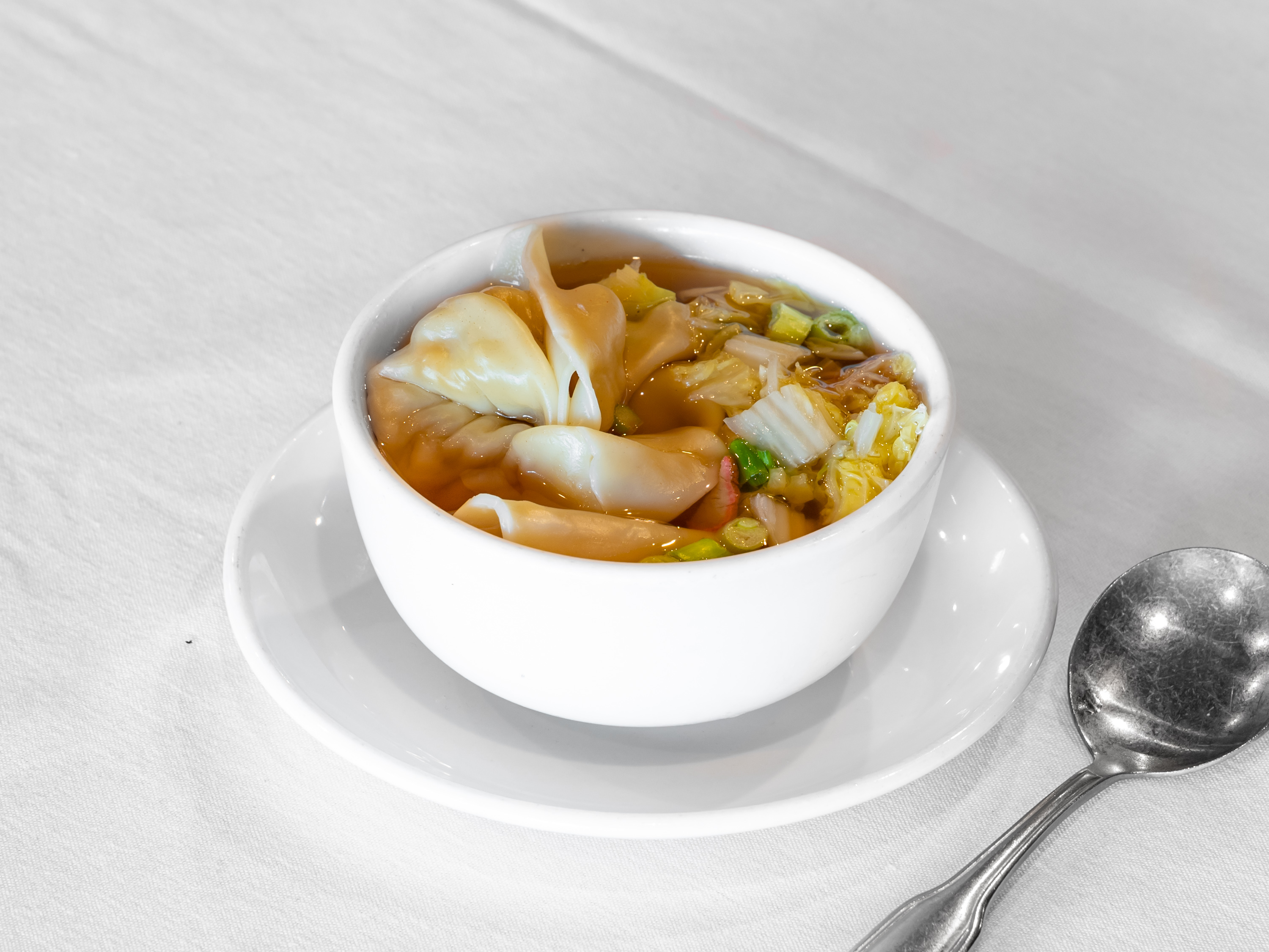 Order 30. Special Wonton Soup food online from Mencius Gourmet Hunan store, Kingwood on bringmethat.com