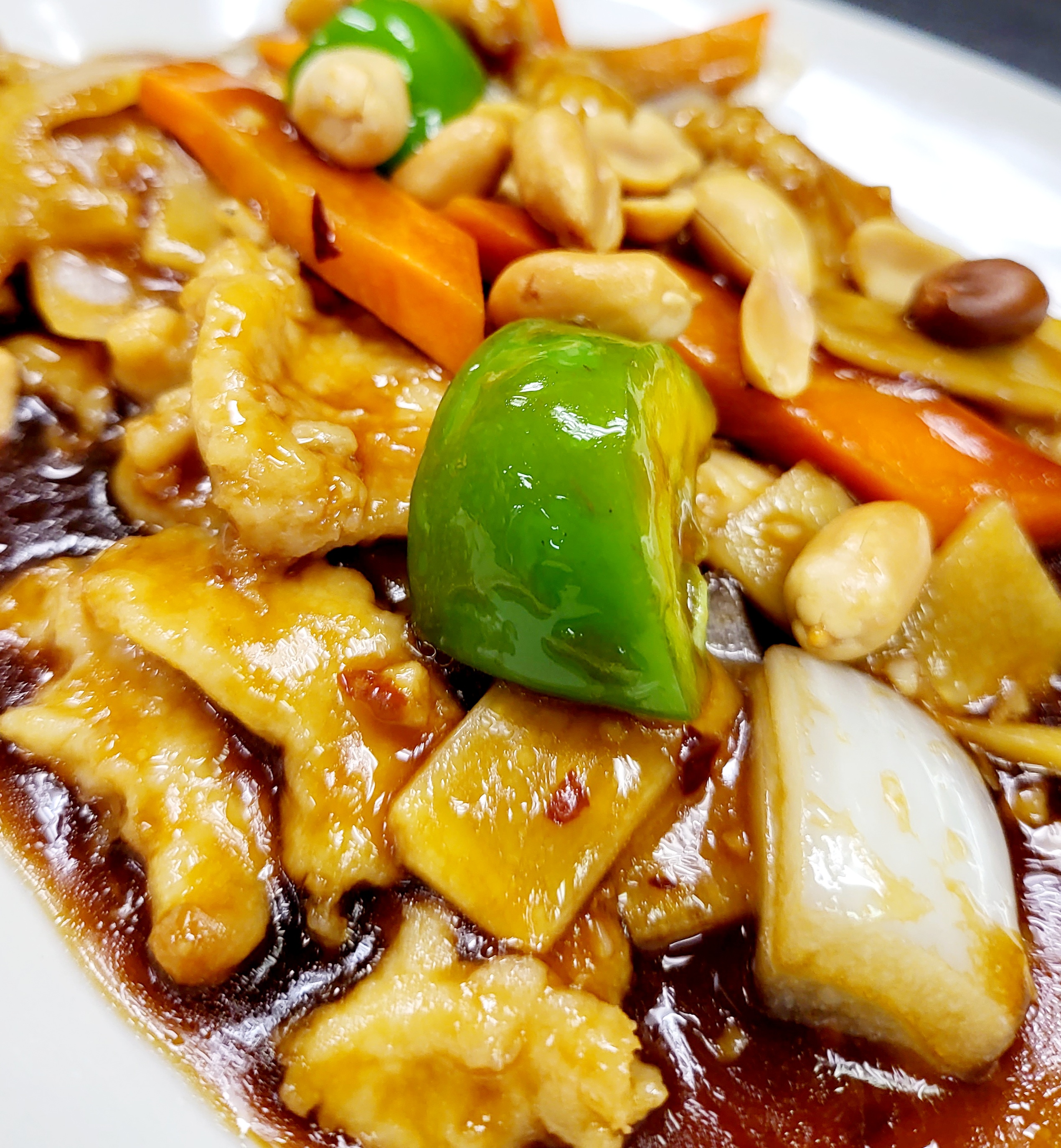 Order P15. Kung Pao Chicken food online from Dragon Palace Chinese Restaurant store, Davenport on bringmethat.com