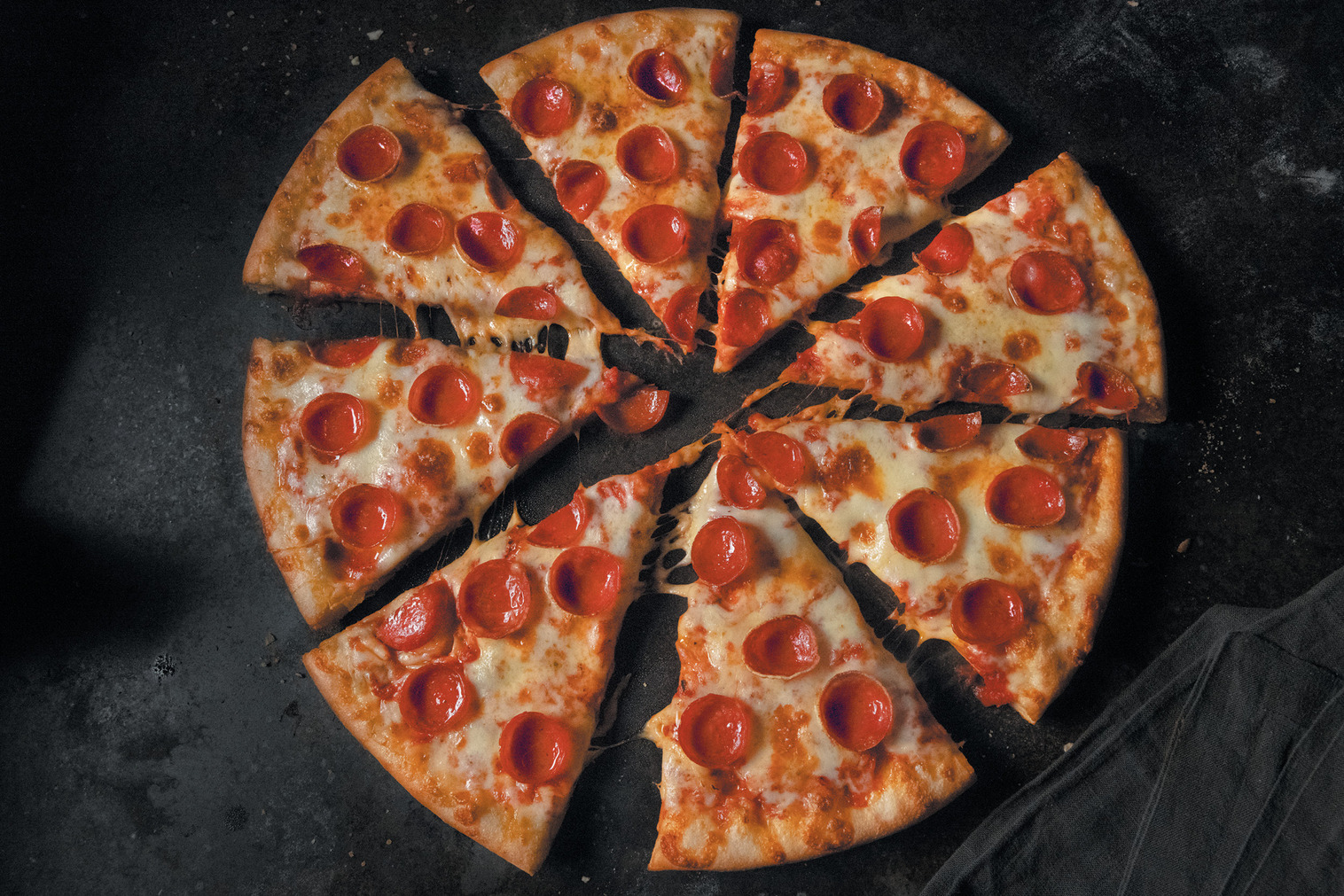 Order Large Hand Tossed Round food online from Jet Pizza store, Petoskey on bringmethat.com