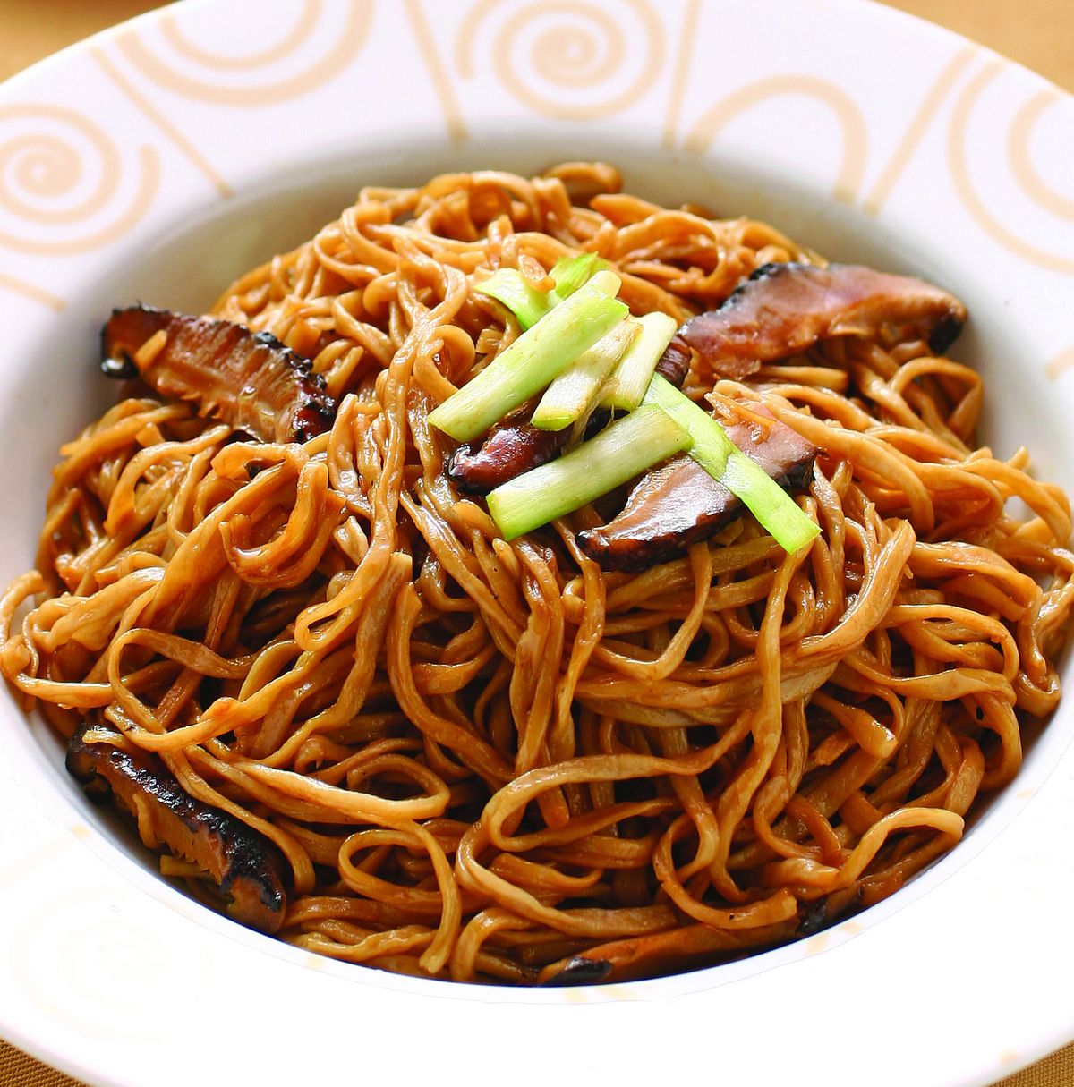 Order Braised Yee Mein 乾燒伊麵  food online from Full House Seafood Restaurant store, Arcadia on bringmethat.com