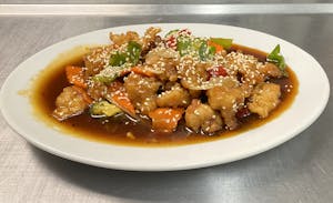 Order 75. Sesame Chicken food online from Mahar Thai Taste store, Saint Paul on bringmethat.com