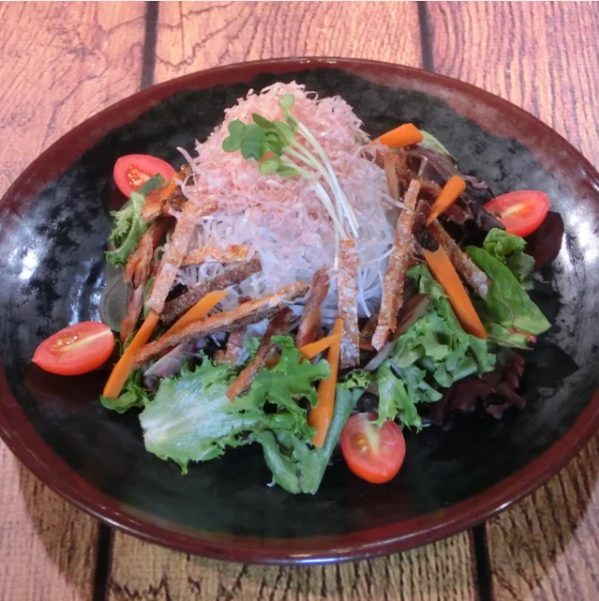 Order Salmon Skin Salad food online from Izakaya Takasei store, Fullerton on bringmethat.com