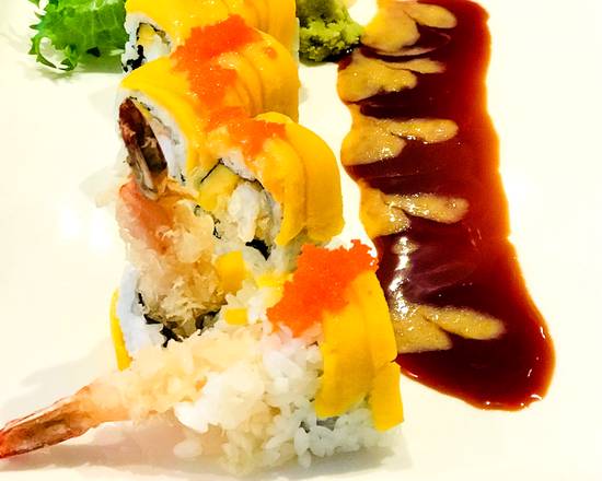 Order Sweet Mango Roll food online from Sakura Sushi & Thai Cuisine store, New York on bringmethat.com