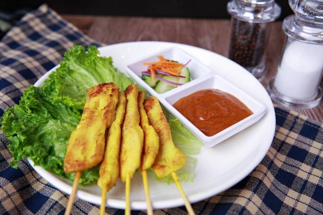 Order Chicken Satay food online from King Of Thai Noodle store, San Francisco on bringmethat.com