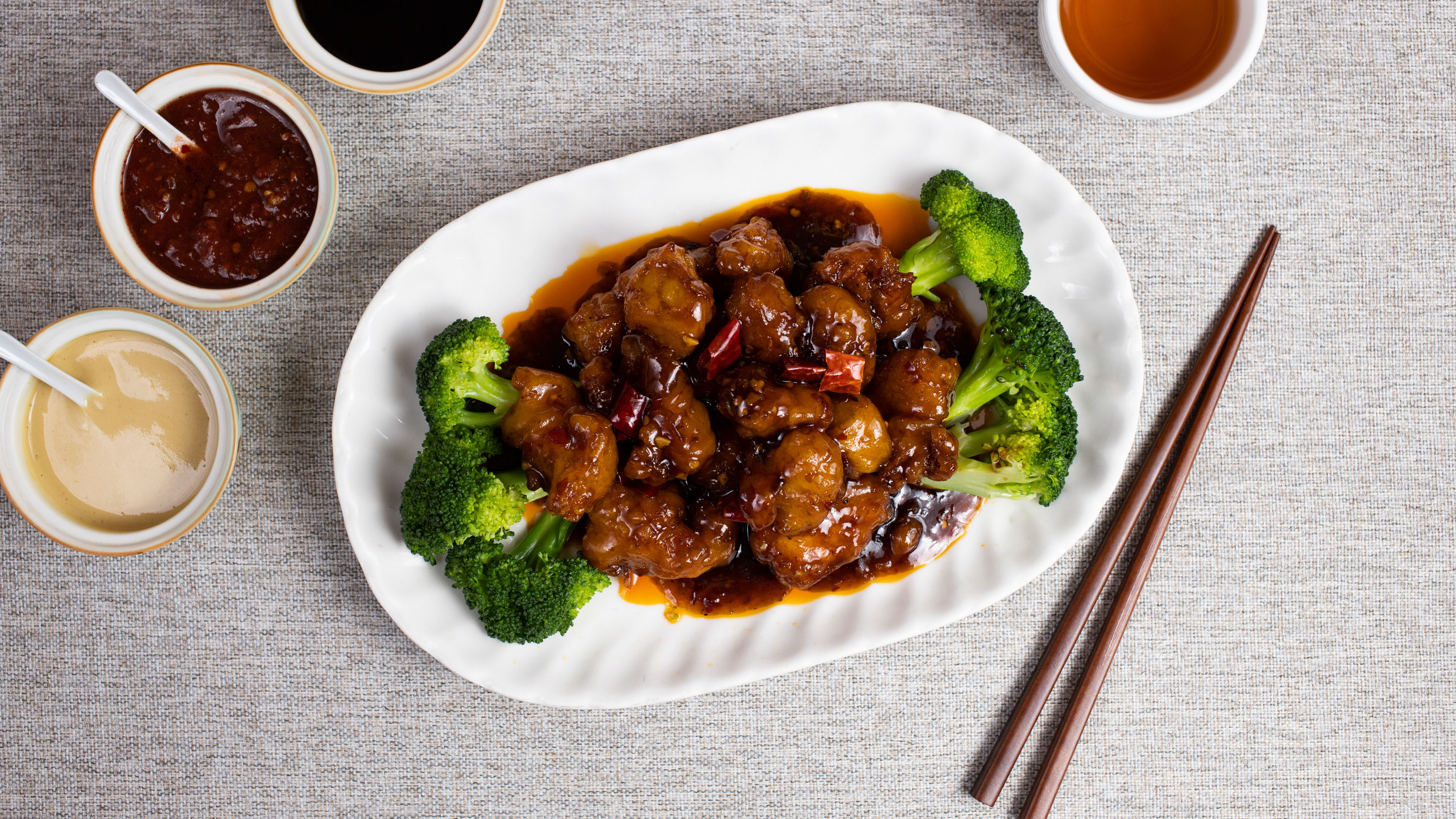 Order General Tso's Chicken。 佐宗鸡 food online from Fortune Cookie Chinese store, San Francisco on bringmethat.com