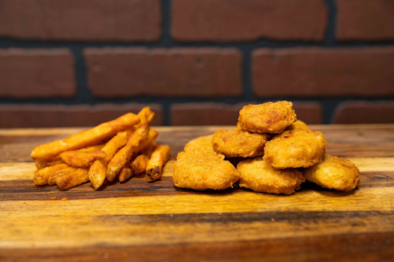 Order Kid's Chicken Nugget Meal food online from Big Belly Que store, Smithtown on bringmethat.com
