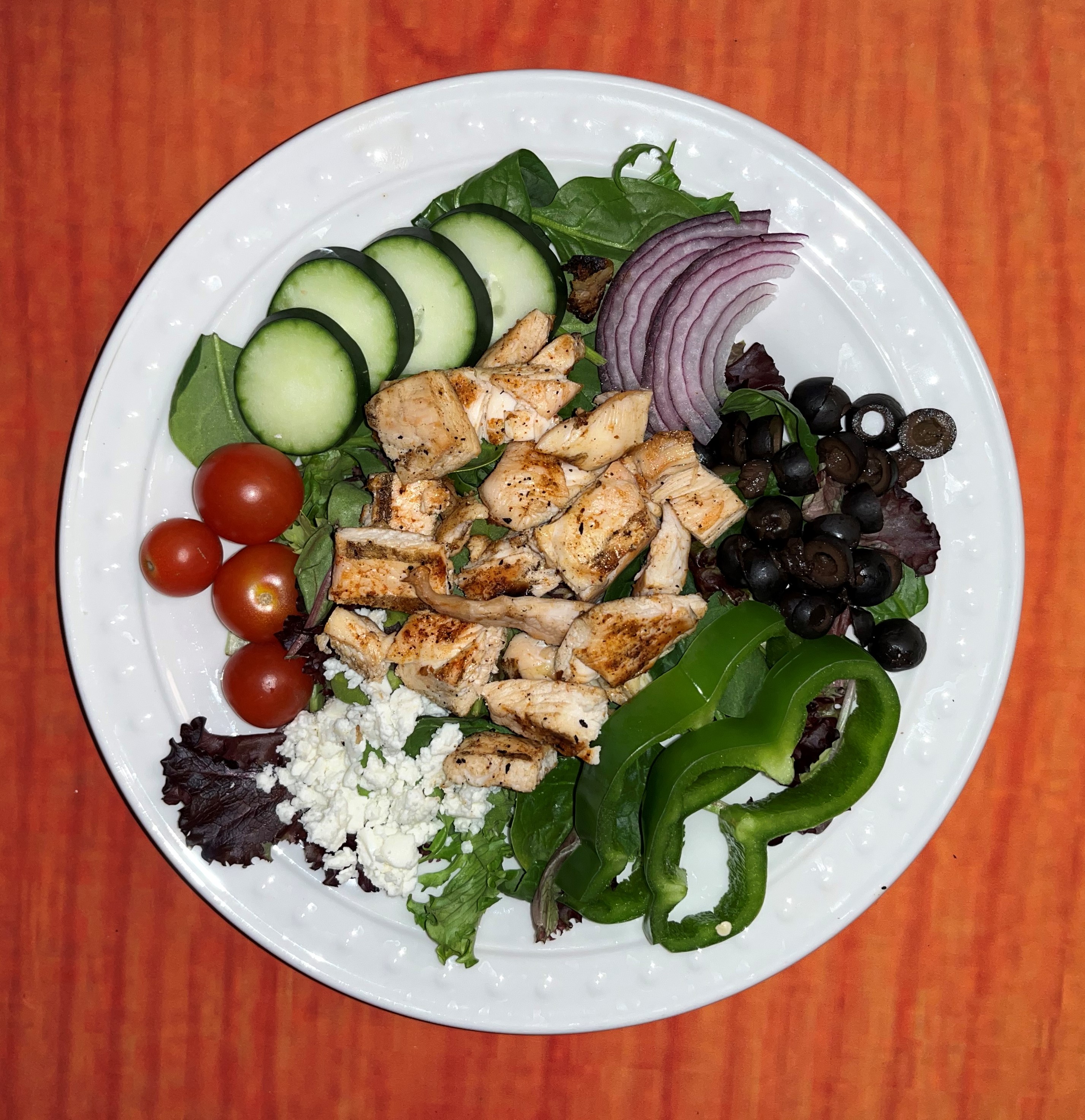 Order Greek Salad w/CHICKEN food online from Casa Don Diego store, Chula Vista on bringmethat.com