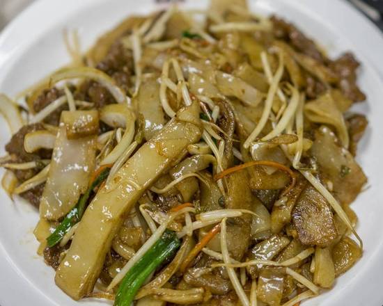Order 916. Fried Flat Noodle food online from Lao Sze Chuan store, Chicago on bringmethat.com
