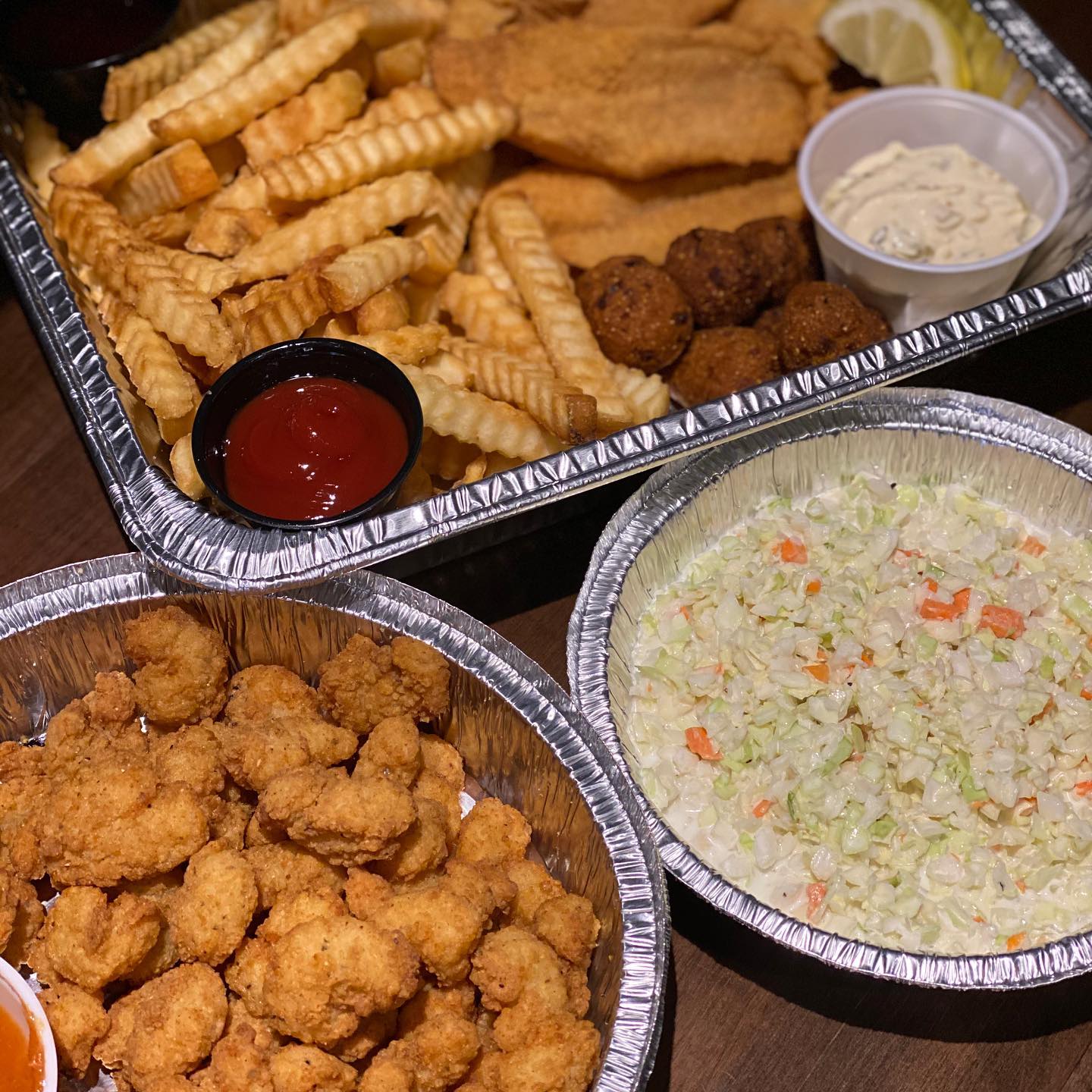 Order Fish Fry Family Meal food online from The Putnam Inn store, Greencastle on bringmethat.com