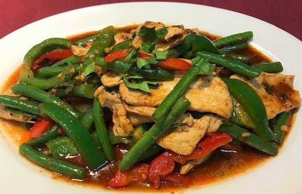 Order Pad Prik Khing food online from Sweet Basil Thai Cuisine store, Hurst on bringmethat.com