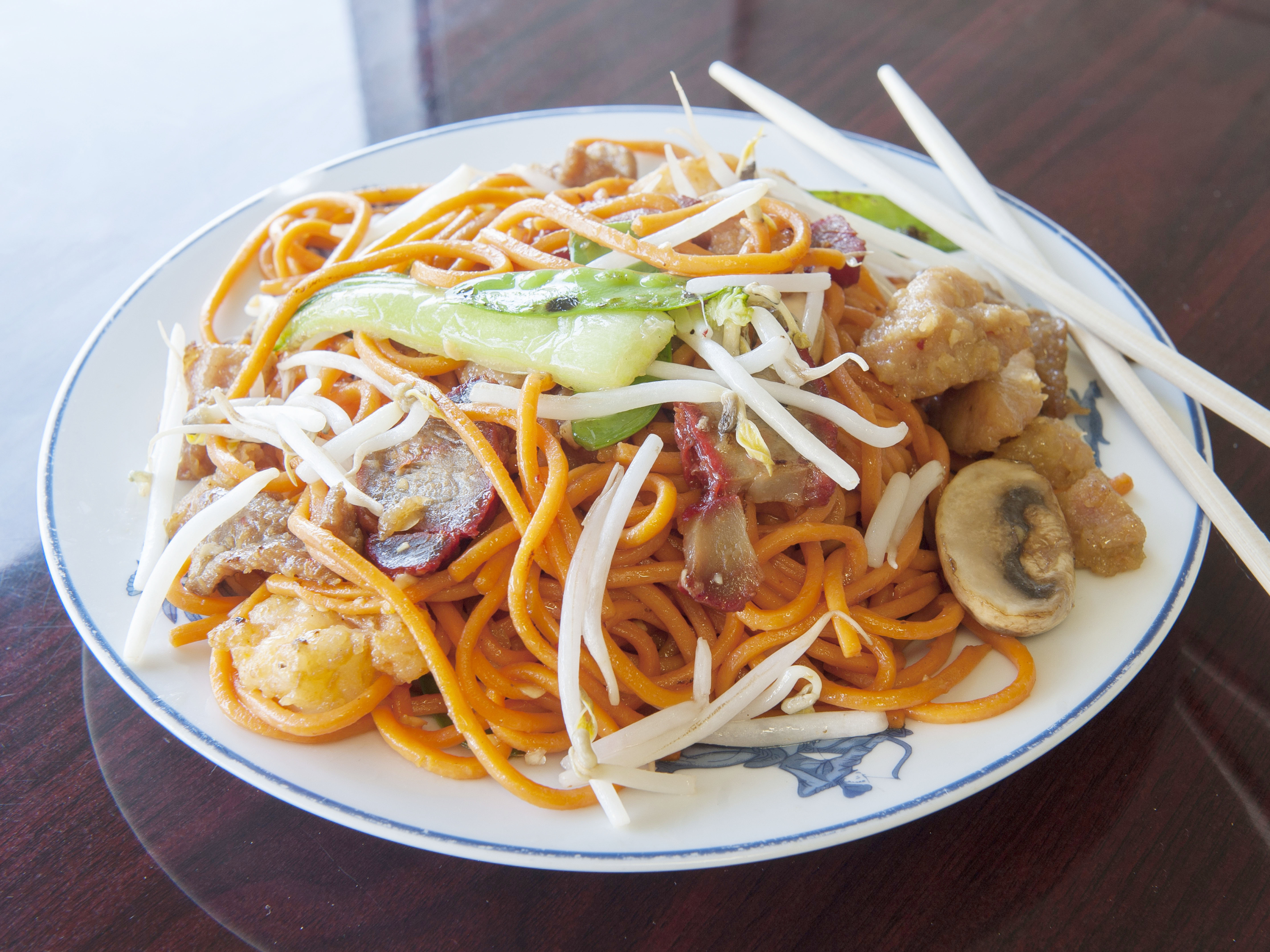 Order 56. Beef Chow Mein food online from Asian chef store, Long Beach on bringmethat.com