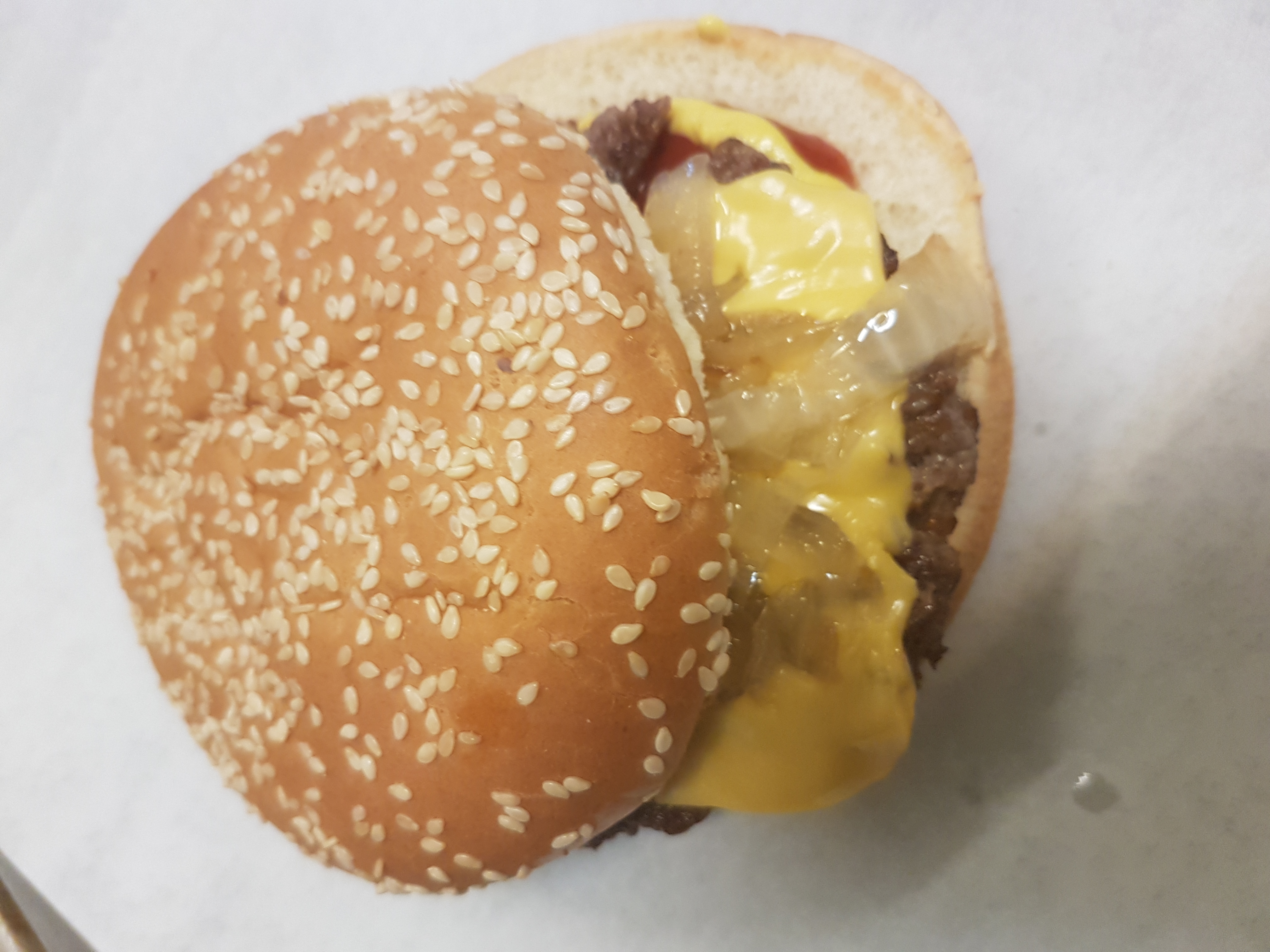 Order Cheeseburger food online from Breakfast Land store, Chicago on bringmethat.com