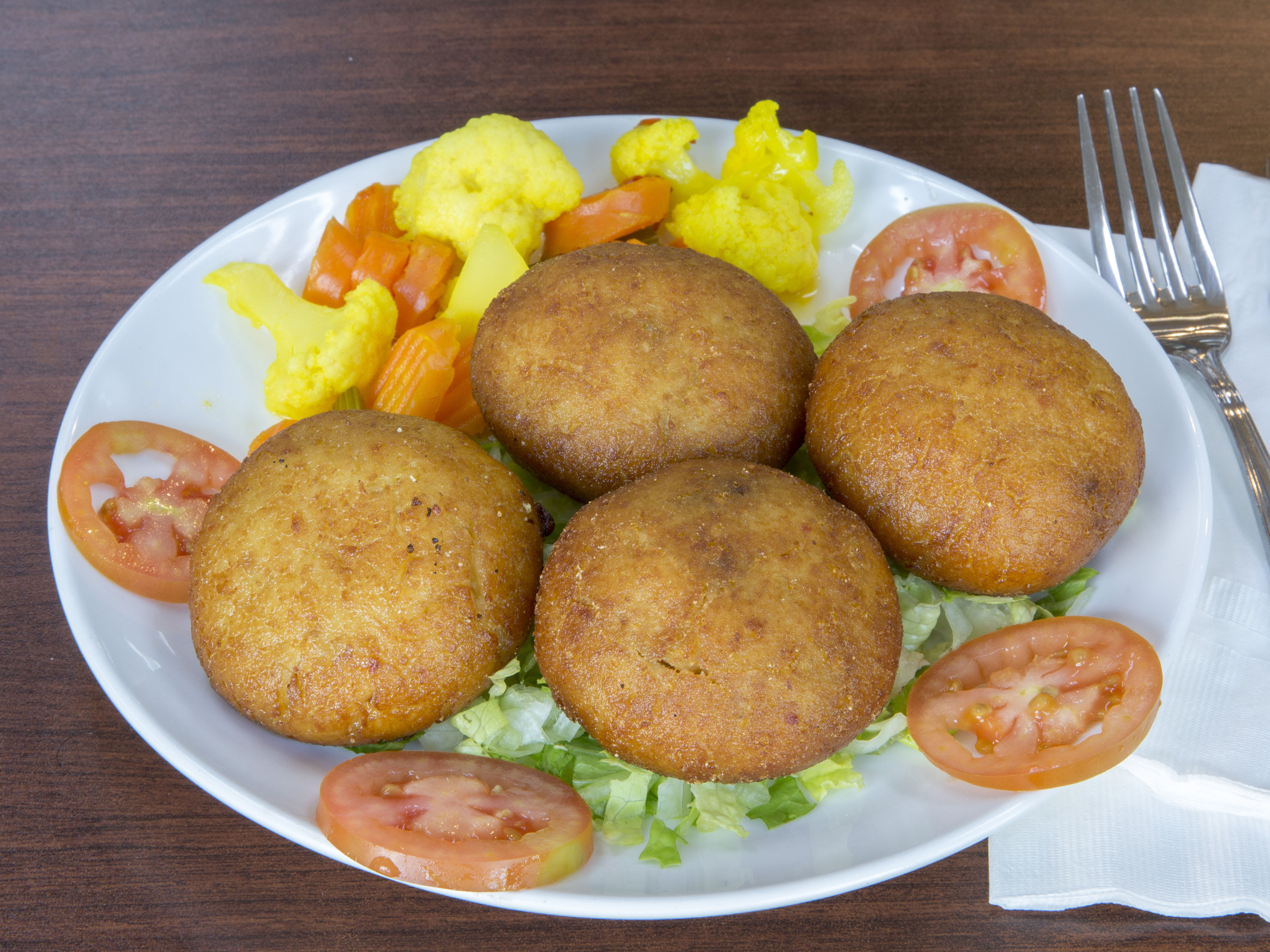 Order Potato Chop Plate food online from "AKKAD Mediterranean & Iraqi Grill " store, Glendale on bringmethat.com