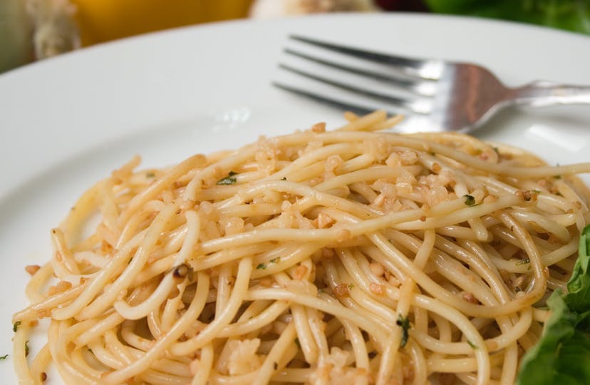 Order Pasta Aglio with Chicken - Pasta food online from NYPD Pizza store, Orlando on bringmethat.com