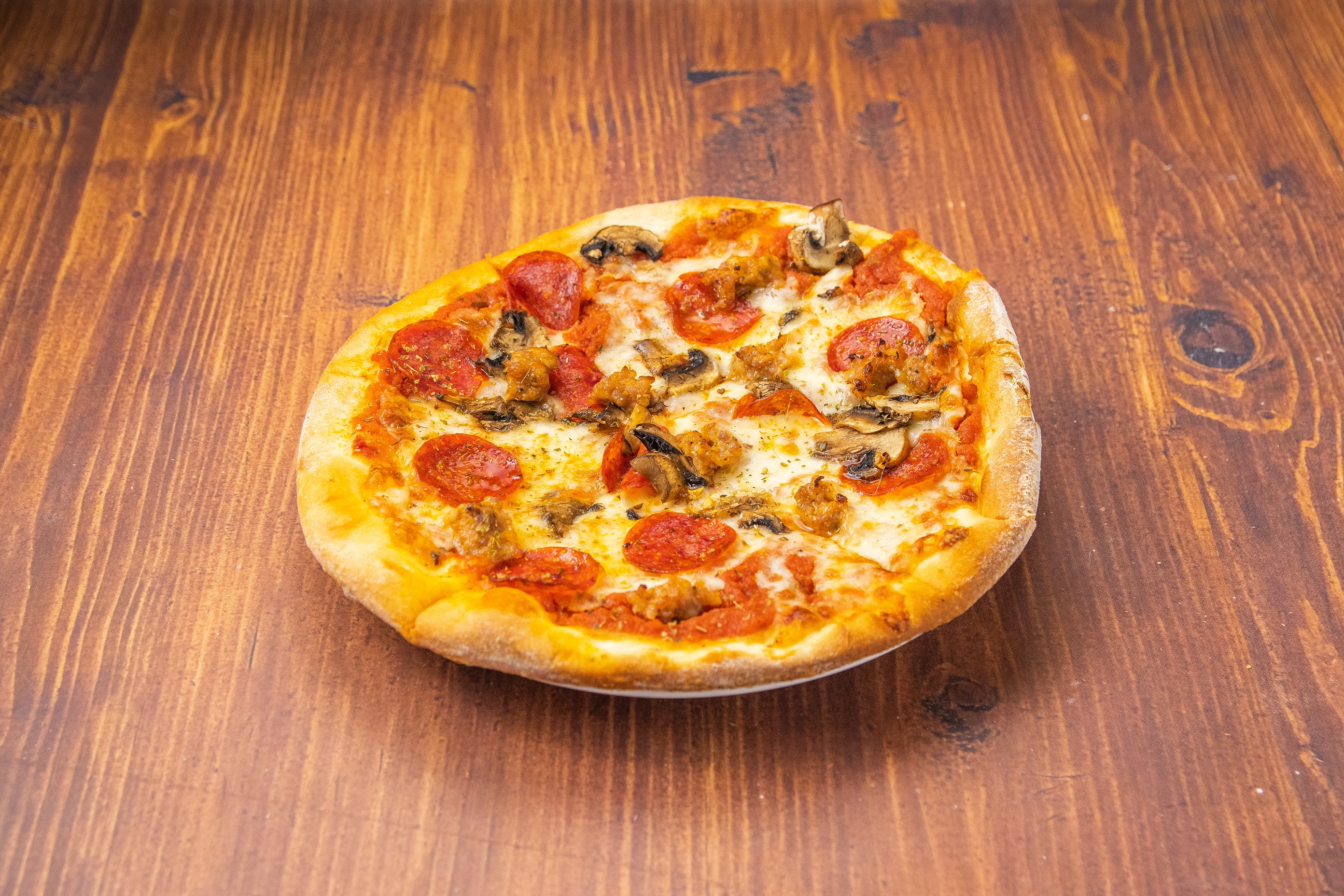 Order New York Pizza food online from E Che Pizza store, Los Angeles on bringmethat.com