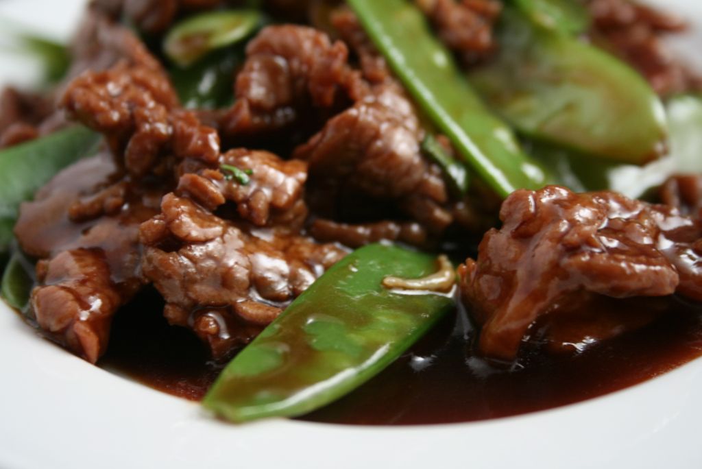 Order 90. Beef with Snow Peas food online from Chen's Yummy House store, Dumont on bringmethat.com