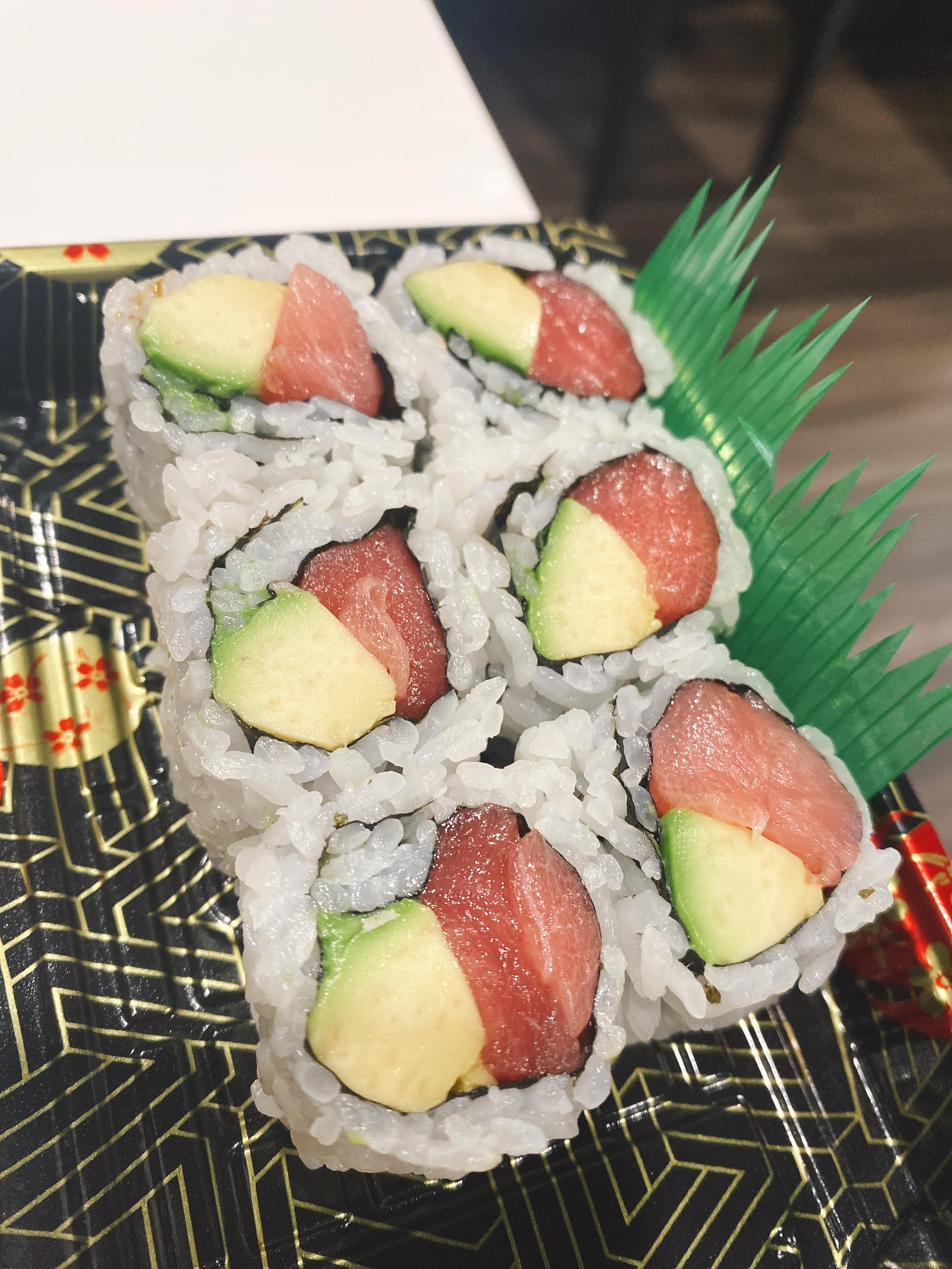 Order Tuna Avocado Roll food online from Ginza Sushi store, Bethlehem on bringmethat.com