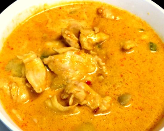 Order Yellow Curry food online from Thai Towne Eatery store, Orange on bringmethat.com